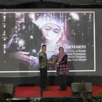 Gubernur Khofifah Raih Special Achievement 