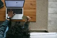 Ilustrasi Penipuan Mobile Banking