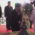 Wagub Emil Dardak Ziarah ke Makam Gubernur Mohammad Noer