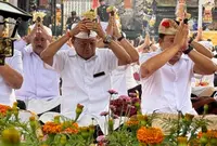 Gubernur Koster Doakan Kerahayuan Jagat Bali di Karya Ngusaba Kadasa Pura Ulun Danu Batur