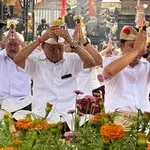 Gubernur Koster Doakan Kerahayuan Jagat Bali di Karya Ngusaba Kadasa Pura Ulun Danu Batur