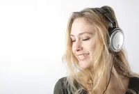 Ilustrasi AI Berbasis Suara