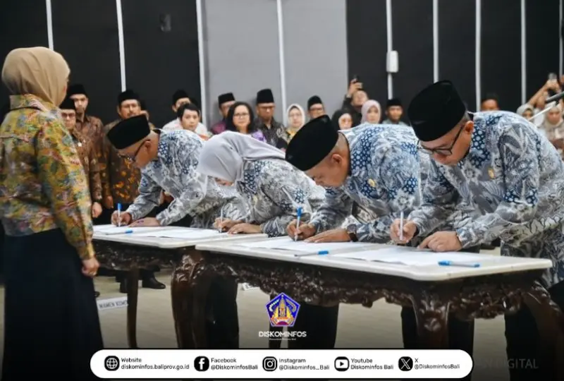 Sumpah Jabatan dan Pengesahkan Anggota KIP 2026-2030