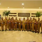 Gubernur Koster Bentuk Satgas Penanganan Sampah Pantai Kuta