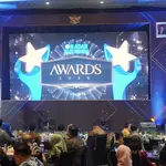 Gubernur Khofifah Raih The Education Transformative Leadership Award 2026
