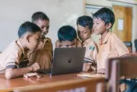 Ilustrasi Pemanfaatan AI di Sekolah