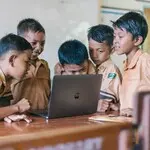 Ilustrasi Pemanfaatan AI di Sekolah