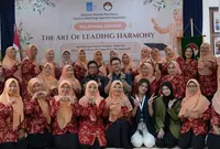 Dharma Wanita Persatuan ITS Pelatihan dirigen di Gedung DWP ITS