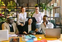 Ilustrasi AI di Dunia Kerja