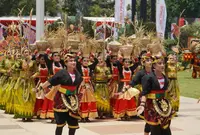 Tarian Kolosal Satya Bumi Jawa Timur