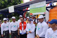 Khofifah Tinjau Inovasi Hijau Warga Jambangan Surabaya