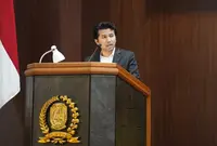 Wagub Emil Sampaikan Jawaban Gubernur Jatim Tentang Raperda PT Jamkrida