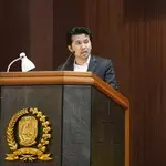 Wagub Emil Sampaikan Jawaban Gubernur Jatim Tentang Raperda PT Jamkrida