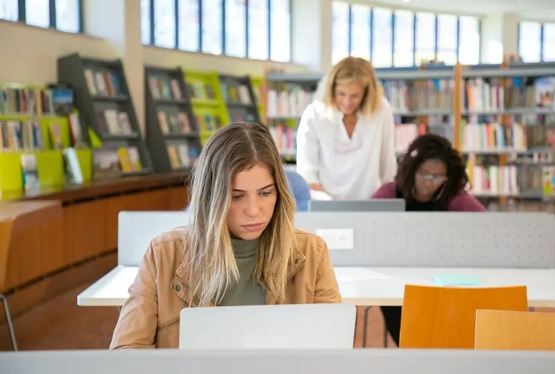 Ilustrasi Platform Penelitian berbasis AI