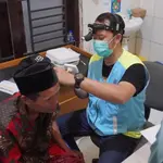 Layanan spesialis THT BKL dalam kegiatan Yankes Bergerak Tahap I di Pulau Raas