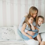Ilustrasi Digital Parenting