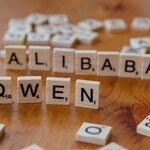 Ilustrasi Alibaba Qwen