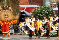 Reyog Kyai Lodra Meriahkan Upacara Penurunan Bendera HUT ke-81 RI