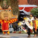 Reyog Kyai Lodra Meriahkan Upacara Penurunan Bendera HUT ke-81 RI