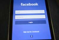 Ilustrasi Login Facebook