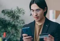 Ilustrasi Penipuan Mobile Banking