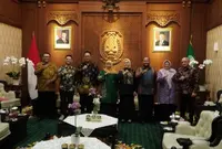 Gubernur Khofifah Terima Audiensi Persiari Jatim di Grahadi