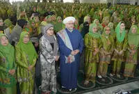 Gubernur Khofifah Hadiri Harlah ke - 80 Muslimat NU