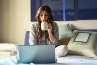 Ilustrasi Melacak Lokasi Laptop
